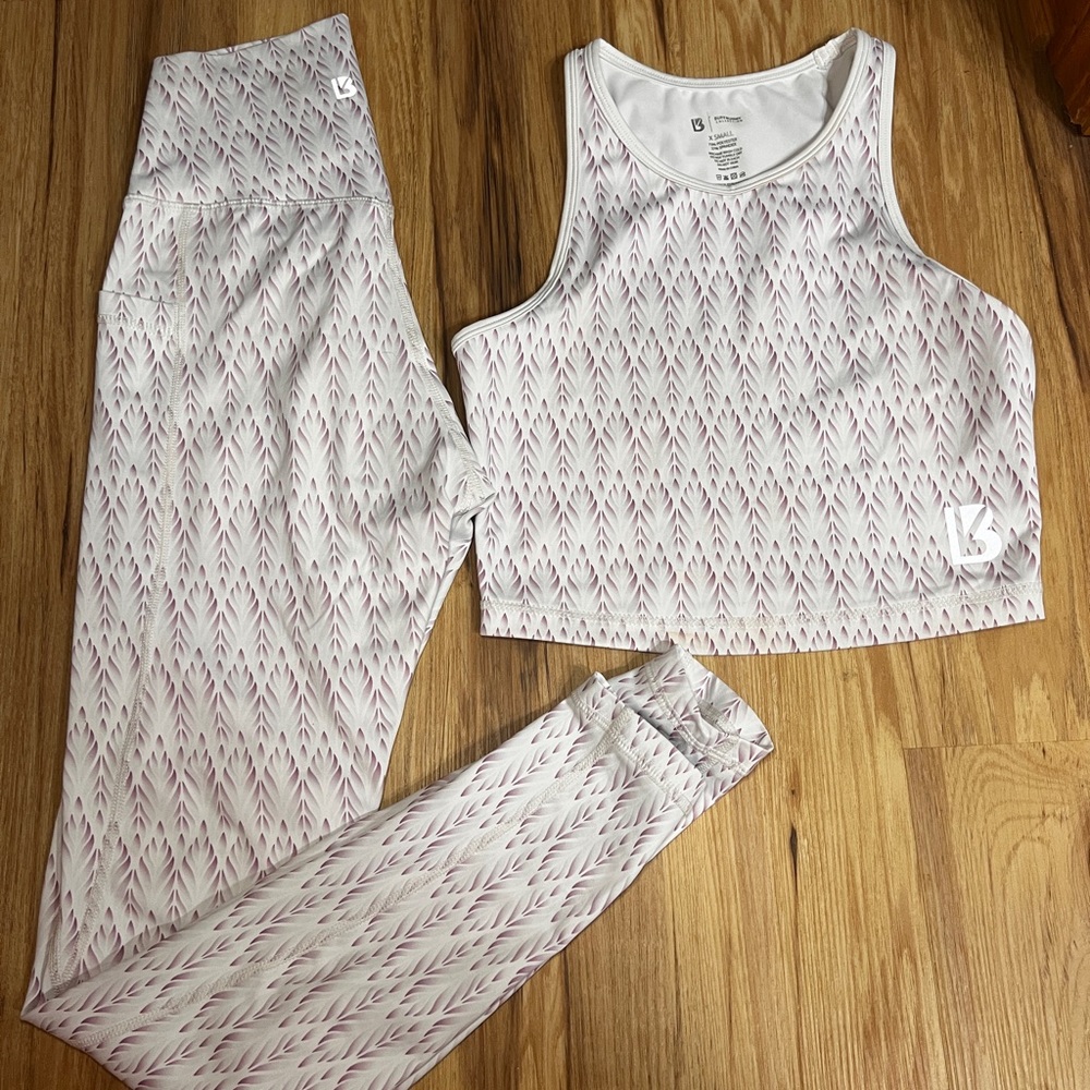 Buffbunny xsmall aurora crop and matching leggings , GUC